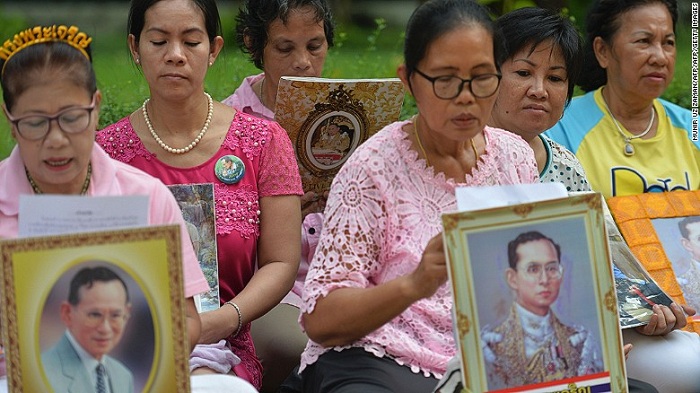 Outpouring of support for `unstable` Thai King